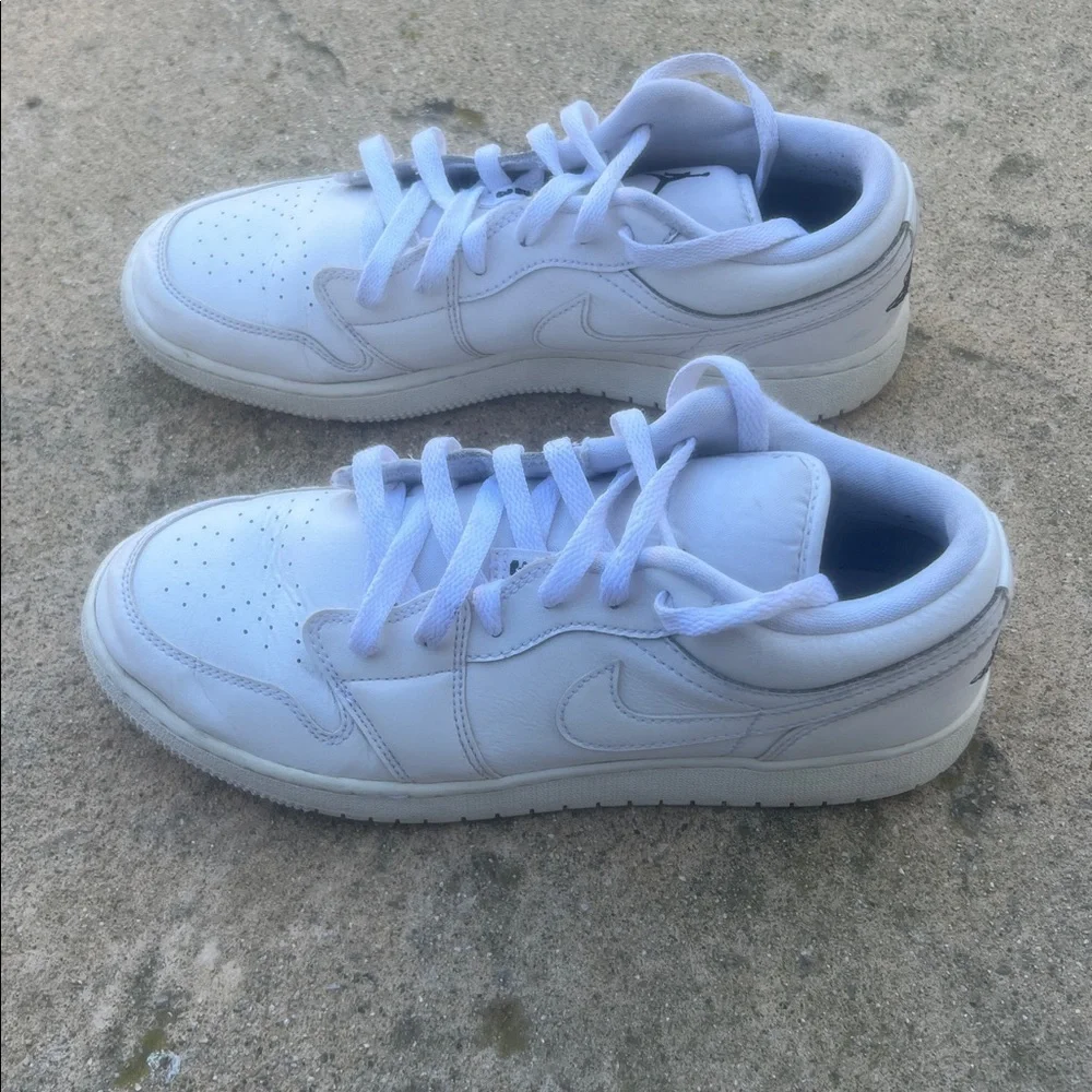 Nike Air Jordan 1 GS White Low Top Sneakers Women's Size 7